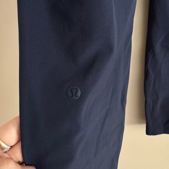 Lululemon On The Fly Pant Navy Blue Travel Lounge Pants Size 2 W5BLPS - Picture 4 of 4